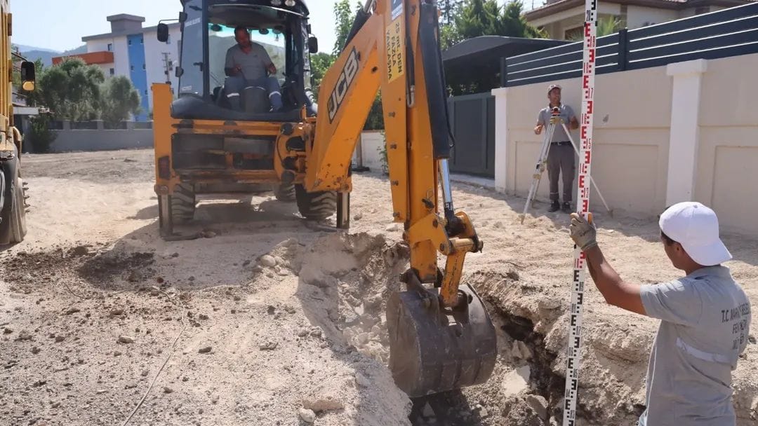Marmaris'te Çamdibi Mahallesi'nde Yol Yenileme Çalışmalarının İkinci Etabı Başladı